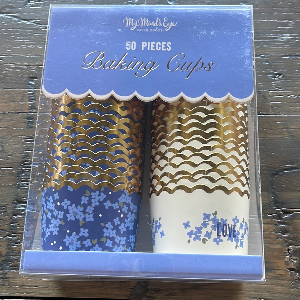 50 BLUE AND GOLD BAKING CUPS